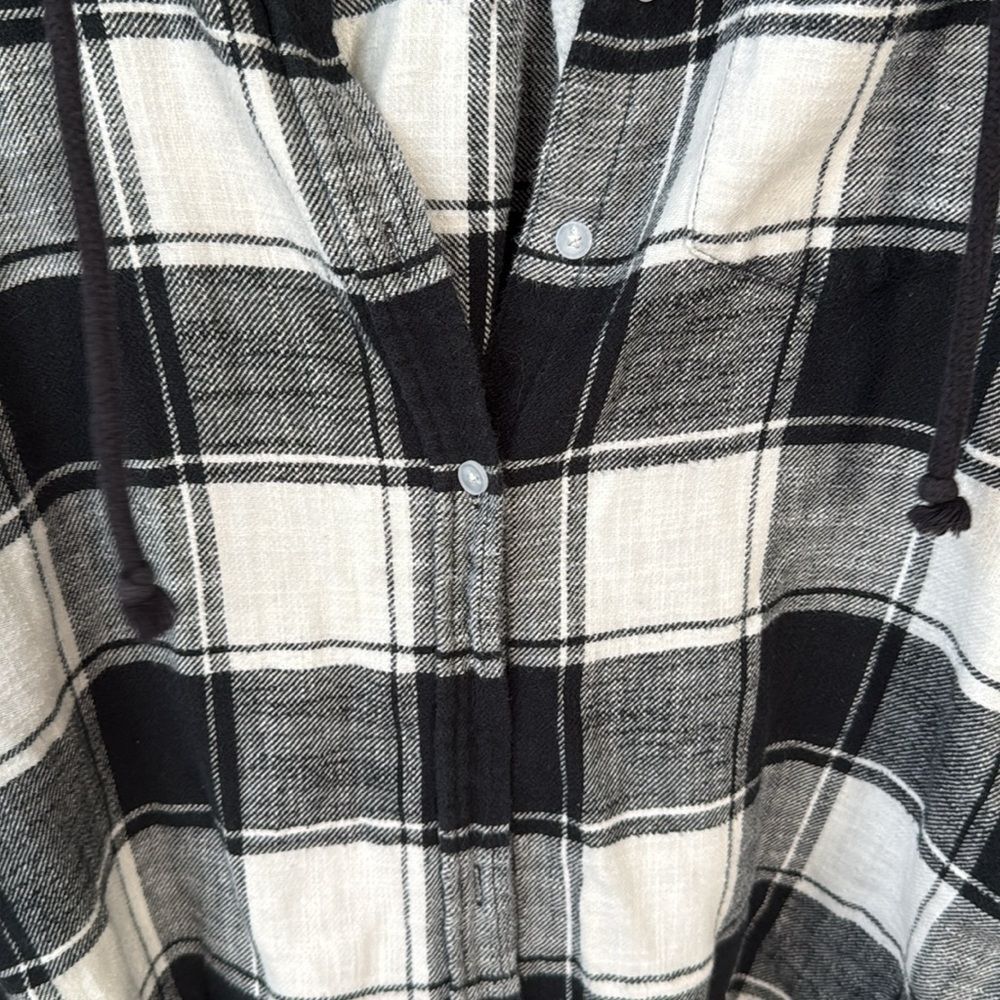 American Eagle Black + White Cotton Cozy Cabin Hooded Oversized Flannel - Picture 5 of 7